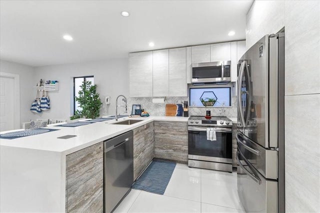 3 of 46 - 2911 N Ocean Dr, Hollywood, FL