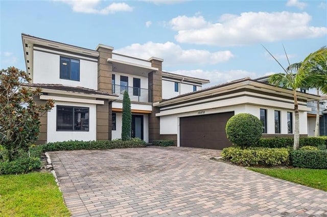 10870 Shore St, Parkland