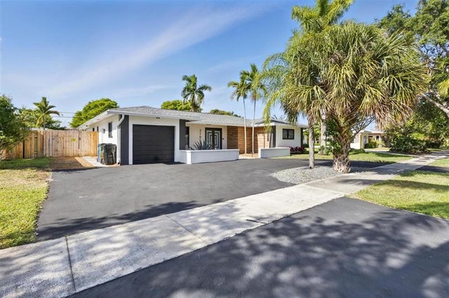 3 of 44 - 2105 Ne 62nd St, Fort Lauderdale, FL