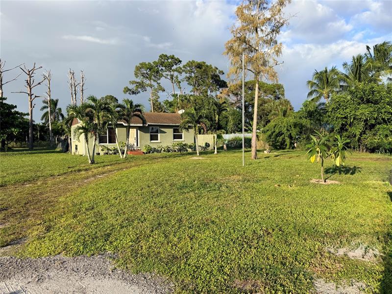 5211 Pine Grove Dr, West Palm Beach