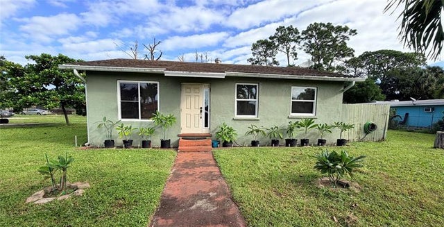 4 of 6 - 5211 Pine Grove Dr, West Palm Beach, FL