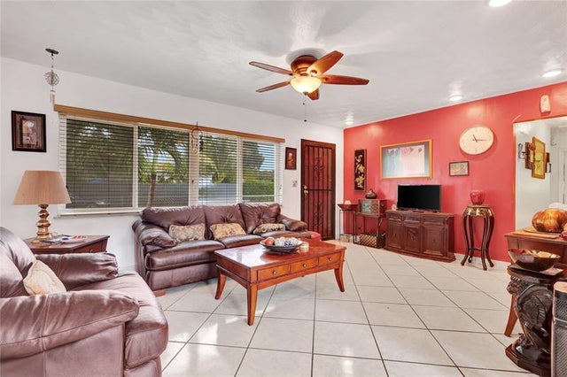 5 of 22 - 2458 Plunkett St, Hollywood, FL