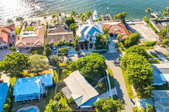 3 of 57 - 2100 Manatee Dr, Fort Lauderdale, FL