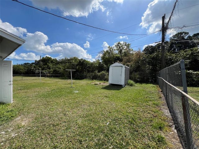 2 of 13 - 308 Essex Dr, Fort Pierce, FL