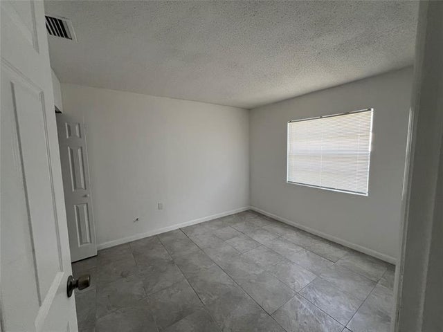 5 of 13 - 308 Essex Dr, Fort Pierce, FL