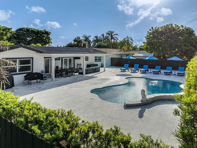 2 of 48 - 4730 Taylor St, Hollywood, FL