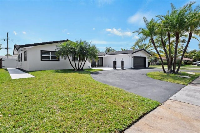 3 of 48 - 4730 Taylor St, Hollywood, FL