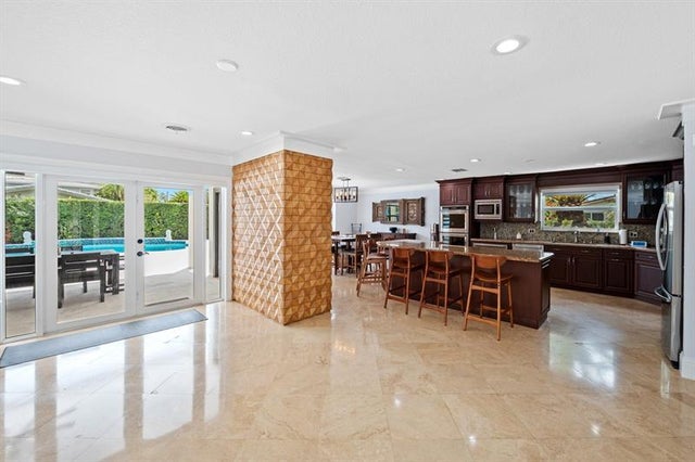 4 of 48 - 4730 Taylor St, Hollywood, FL