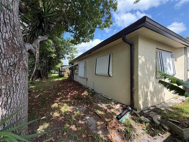 4 of 17 - 4314 Nw 47th Ct, Tamarac, FL