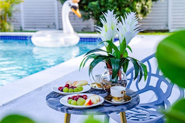 5 of 61 - 1613 N 16th Ct, Hollywood, FL