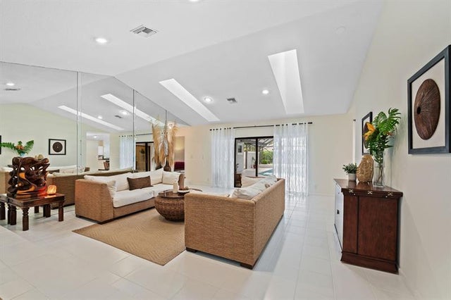 3 of 40 - 2000 Oakmont Ter, Coral Springs, FL