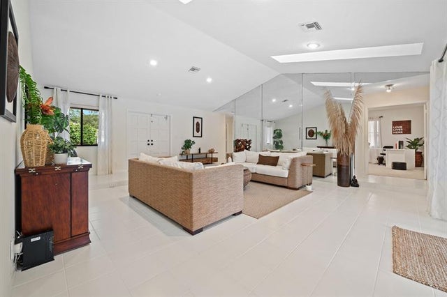 4 of 40 - 2000 Oakmont Ter, Coral Springs, FL