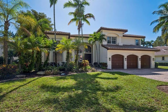 2 of 43 - 10372 N Lake Vista Cir, Davie, FL