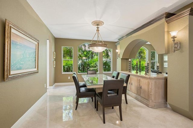 4 of 43 - 10372 N Lake Vista Cir, Davie, FL