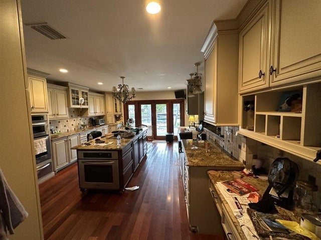 2 of 15 - 418 Alamanda Dr, Hallandale, FL