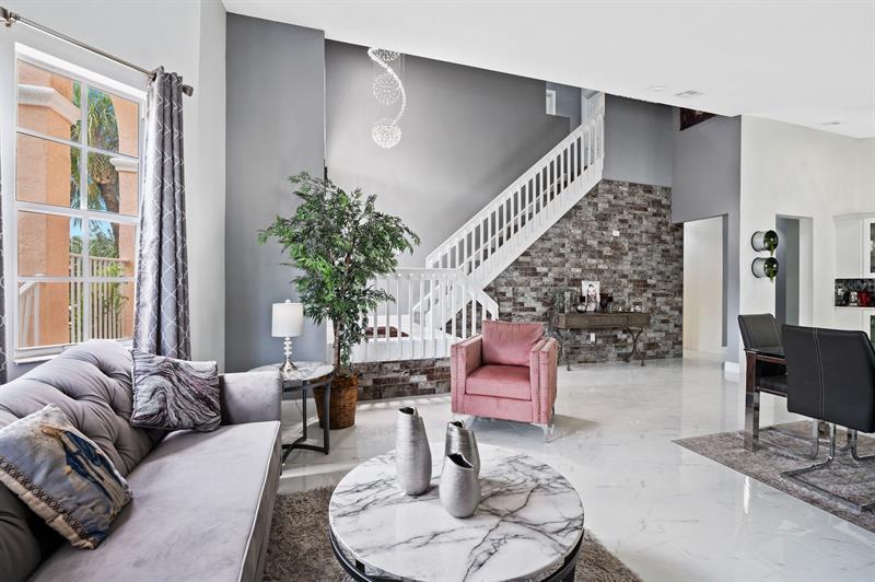 338 Nw 152nd Ln, Pembroke Pines