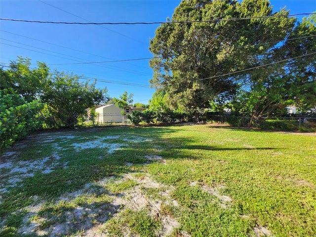 3 of 19 - 942 Nw 12th St, Fort Lauderdale, FL