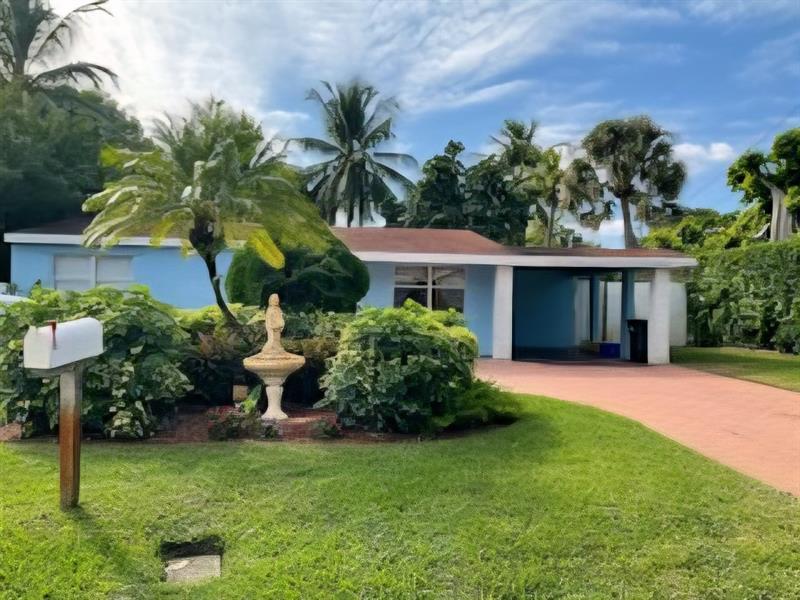 946 Alamanda Rd, West Palm Beach