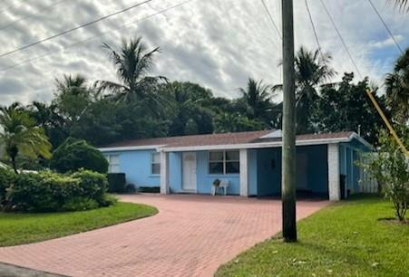 3 of 5 - 946 Alamanda Rd, West Palm Beach, FL