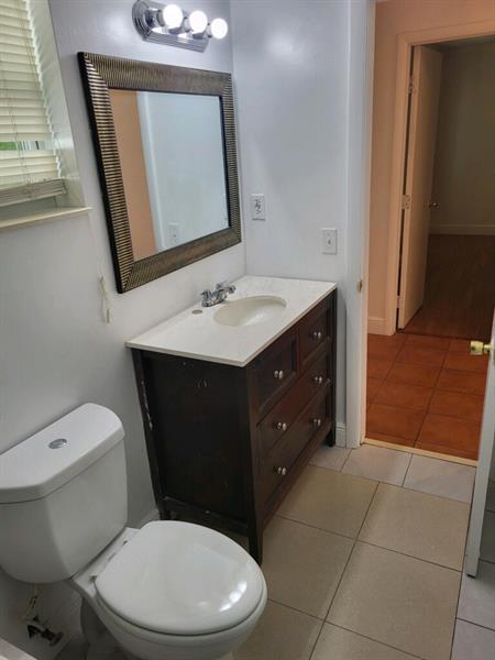 4 of 23 - 15831 Palmetto Club Dr, Miami, FL