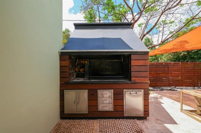 5 of 42 - 1213 Cordova Rd, Fort Lauderdale, FL