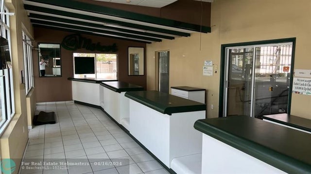 4 of 6 - 1212 Ne 26th St, Wilton Manors, FL