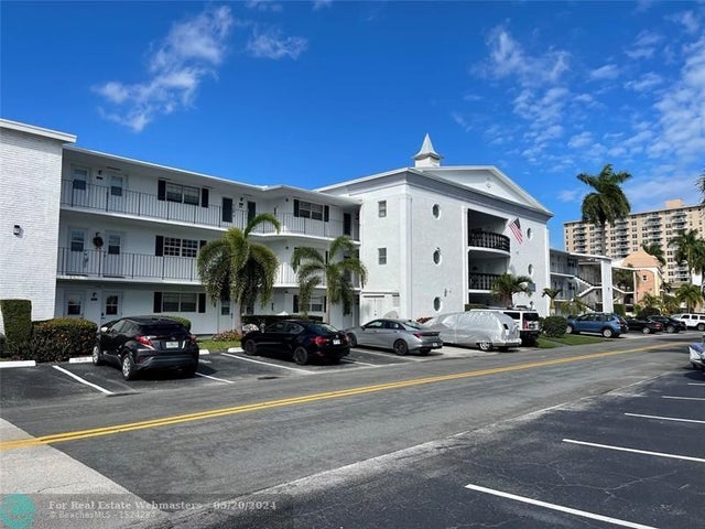 2 of 7 - 450 Paradise Isle Blvd, Hallandale, FL
