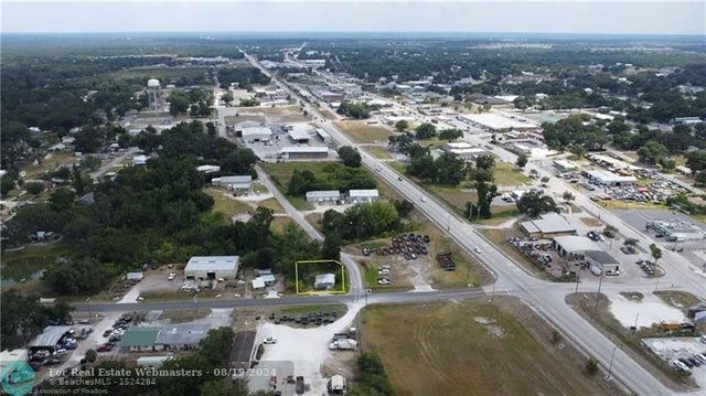 1 of 2 - 126 E Townsend Street, Wauchula, FL