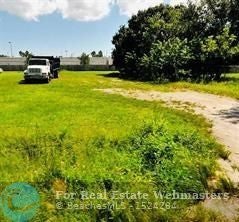 4 of 8 - 5304 Okeechobee Rd, Fort Pierce, FL