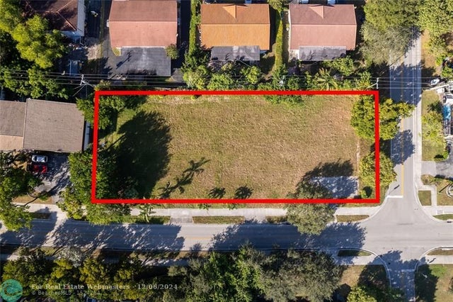 2 of 19 - 3990 Woodside Drive, Coral Springs, FL