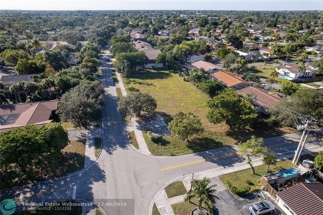 3 of 19 - 3990 Woodside Drive, Coral Springs, FL