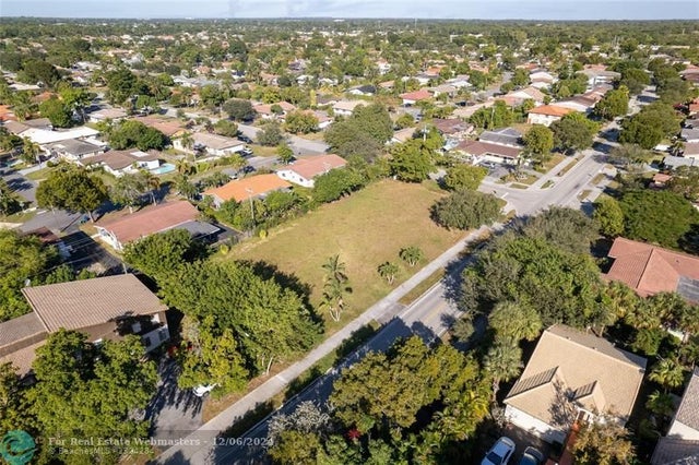 5 of 19 - 3990 Woodside Drive, Coral Springs, FL