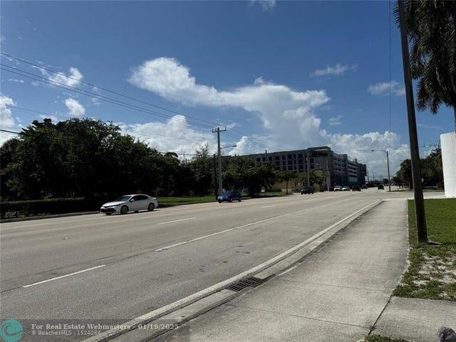 2 of 9 - 435 Nw 7th Ave, Fort Lauderdale, FL