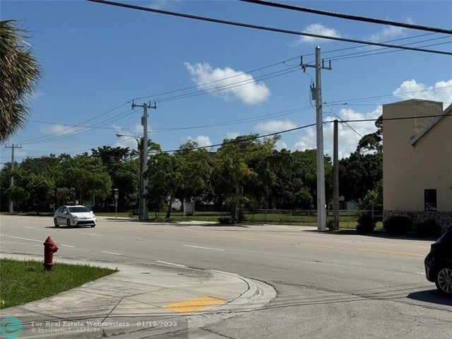 4 of 9 - 435 Nw 7th Ave, Fort Lauderdale, FL