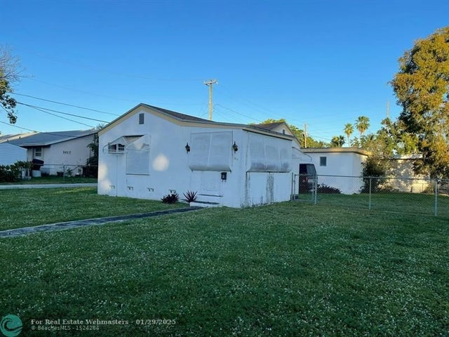 3 of 4 - 1611 N 22nd Ave, Hollywood, FL