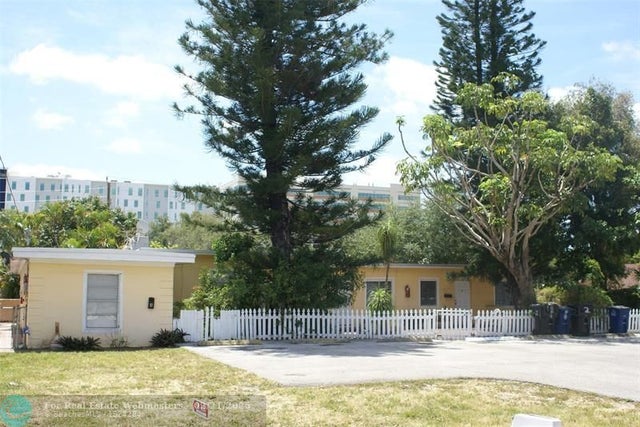 2 of 6 - N/A, Hallandale, FL