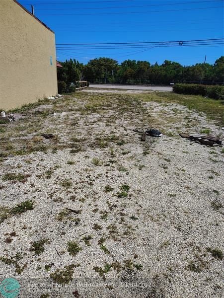 2 of 2 - N 1829 Dixie Hwy, Pompano Beach, FL