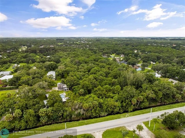 3 of 11 - 6145 45th St, Vero Beach, FL