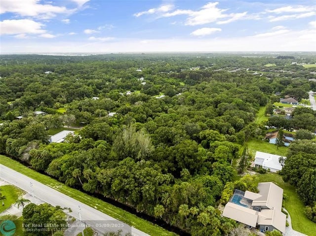 4 of 11 - 6145 45th St, Vero Beach, FL