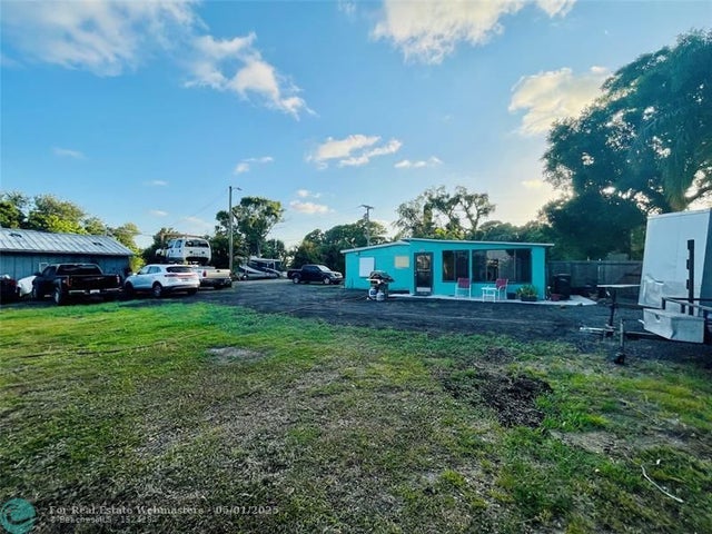 4 of 8 - 2602 Kerr St, Fort Pierce, FL