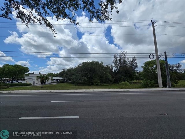 1 of 3 - 9200 Griffin Rd, Fort Lauderdale, FL