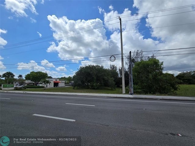 2 of 3 - 9200 Griffin Rd, Fort Lauderdale, FL