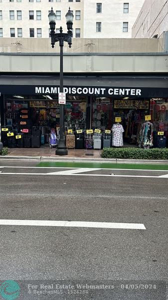1 of 7 - 29 Se 1st Ave, Miami, FL