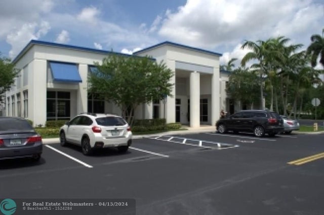 2 of 8 - 1411 Sawgrass Corporate Pkwy, Sunrise, FL