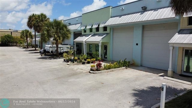 1 of 28 - 1200 Ne 7th Ave 3, Fort Lauderdale, FL