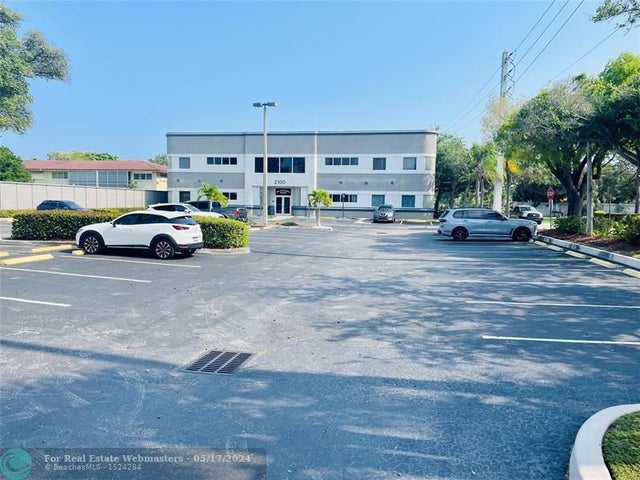 5 of 24 - 2100 Ne 36th St 202, Lighthouse Point, FL