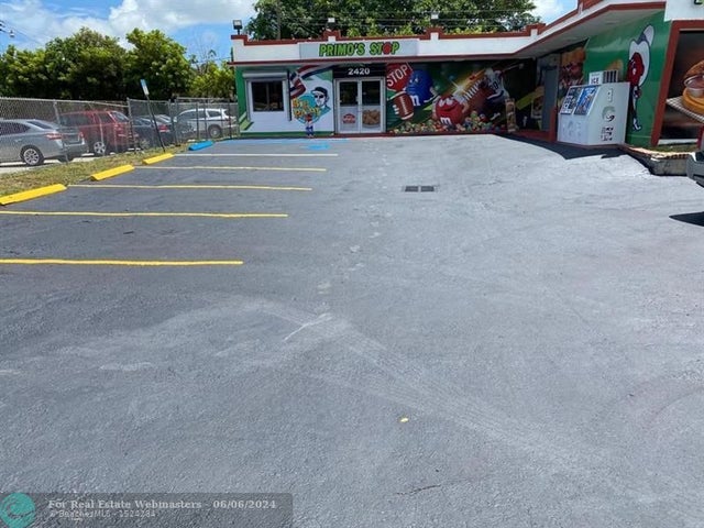 1 of 2 - 2420 Nw 19th St, Fort Lauderdale, FL