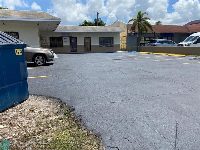 3 of 7 - 2430 Nw 19th St, Fort Lauderdale, FL