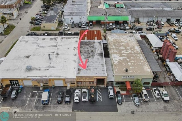 1 of 33 - 1040 Ne 44th St, Oakland Park, FL