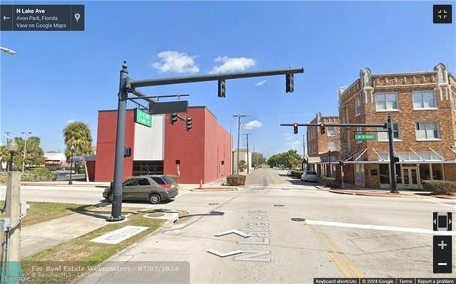 2 of 18 - 2 W Main St, Avon Park, FL